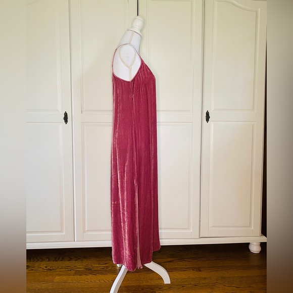 Velvet Midi Dress - Picture 4 of 7